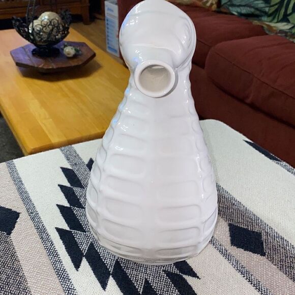 White Glazed Ceramic Seahorse Pitcher by Sanor Cerámica Portugal - Picture 3 of 9